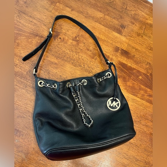 Michael Kors black Frankie Messenger bag purse - Picture 1 of 11